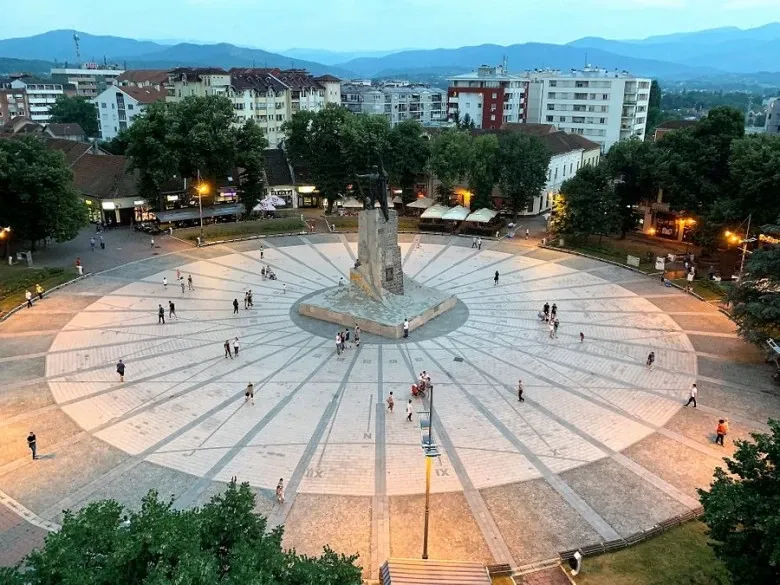 Stan na dan Kraljevo smestaj u strogom centru pesacka zona apartmani kod Trga srpskih ratnika luks enterijer